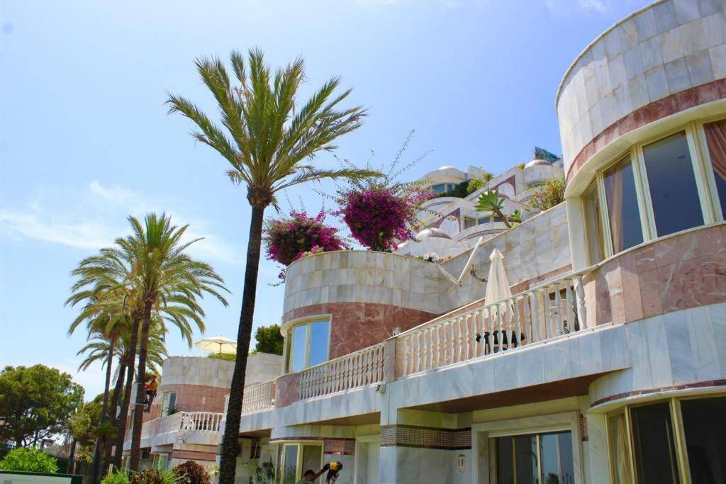 Frontline Sea In The Center Of Puerto Banus-beach Appartement